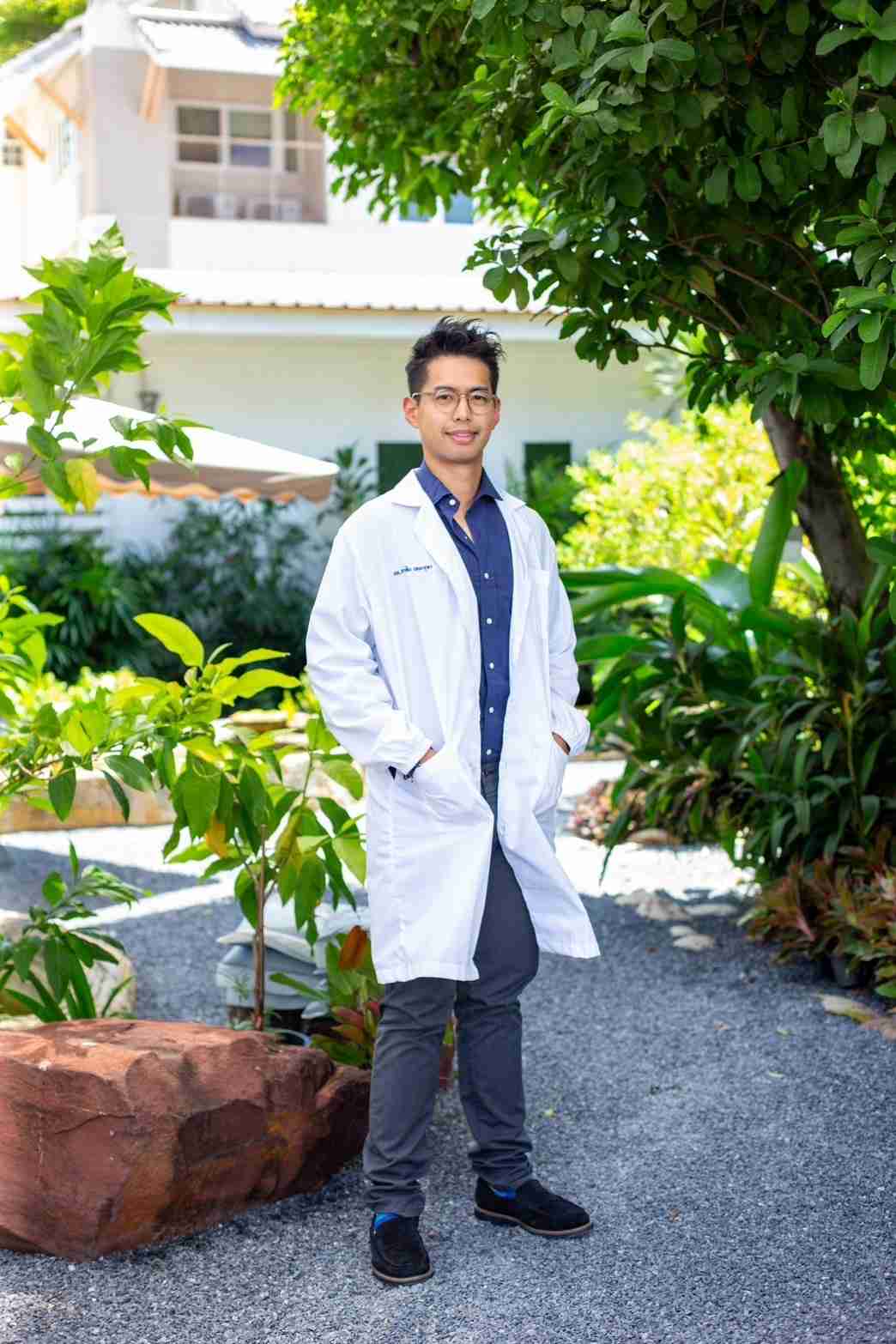 นพ.ภาสิน เหมะจุฑา คลินิกเวชกรรมแพทย์ ธีระวัฒน์